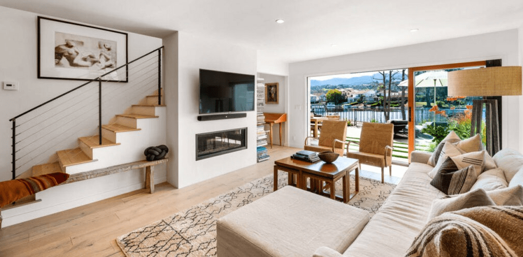 In2021, 4 marble tile flooring designs will add to the charm of your home